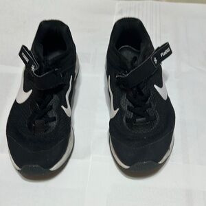 Nike FlyEase  Kids Black and White Running Shoes